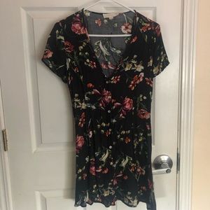 Flower patterned buttoned dress